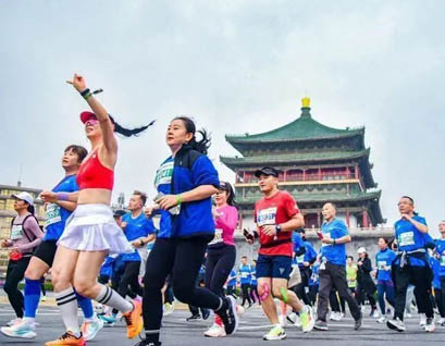 2025西安马拉松报名创历史纪录！三项共报28.65万，全马项目报名人数达9.85万